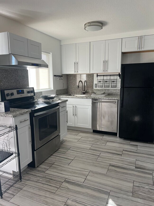 Building Photo - 7449 SE 83rd Ave