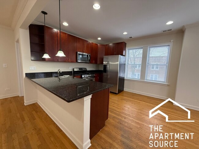 Building Photo - 6301 N Francisco Ave