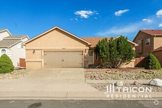 Building Photo - 4627 Skylark Rd