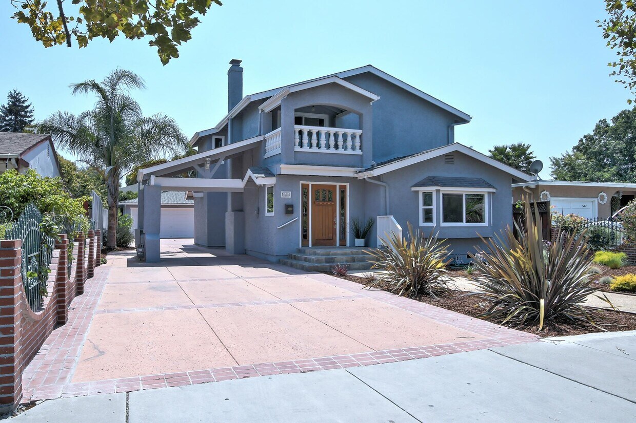 Front yard - 546 Hamilton Ave