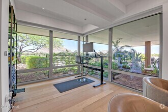 Building Photo - 7117 E Rancho Vista Dr