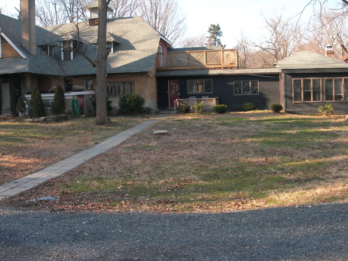 427 chestnutwood - 427 Tennis Ave