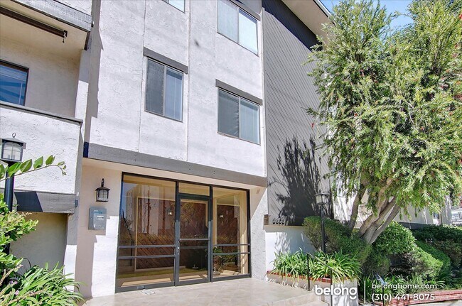 Foto del edificio - 5805 Whitsett Ave