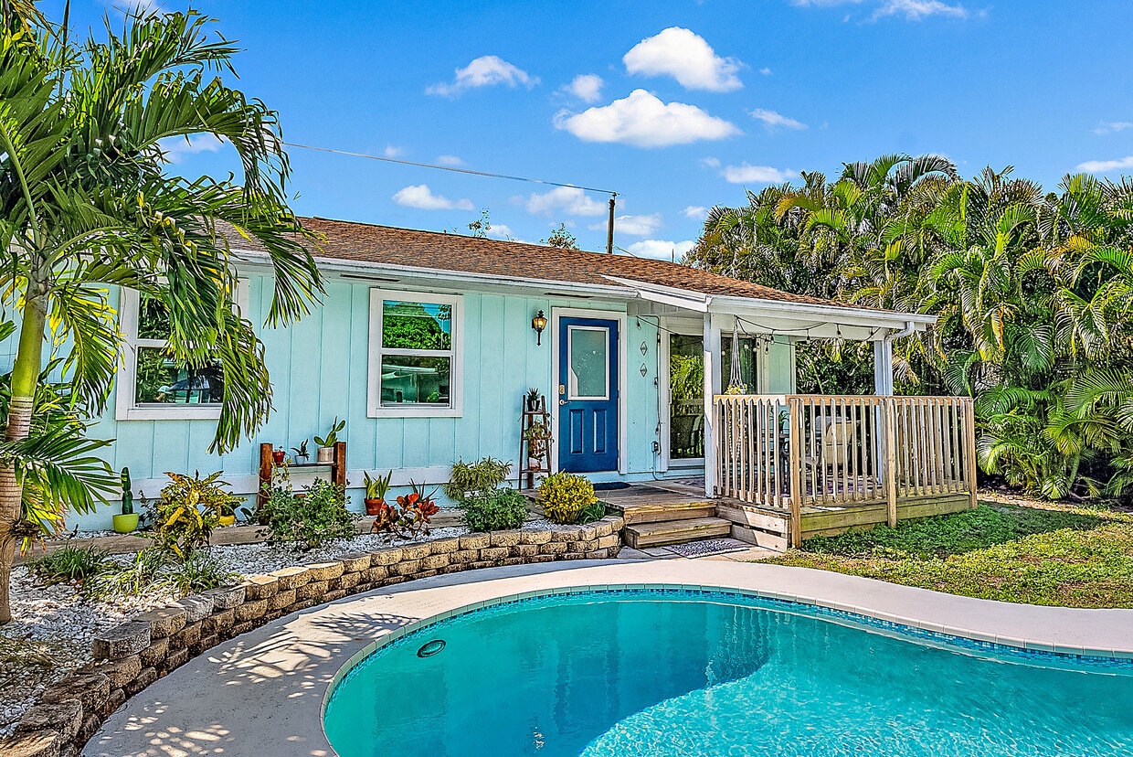 Primary Photo - 2686 Hinda Rd