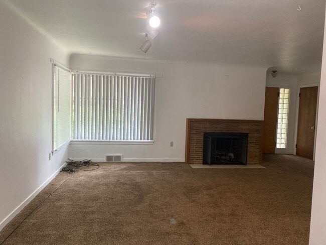 Foto del edificio - 1040 NE Alfred Ln