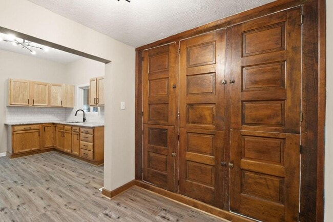 Foto del edificio - 1709 Ekin Ave