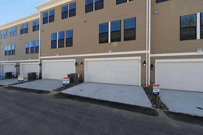 Building Photo - 23 Clementon Rd W