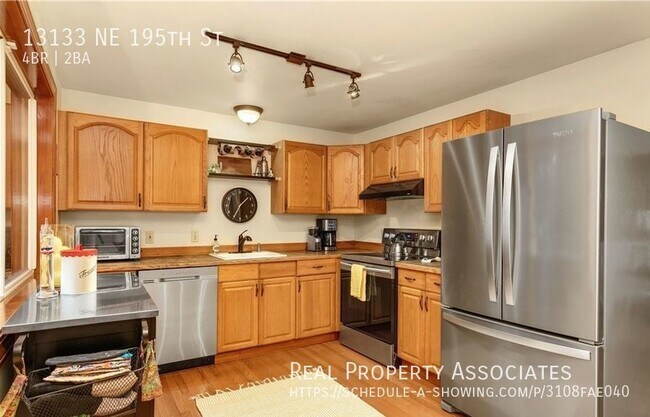 Foto del edificio - Beautiful 4 bedroom home minutes from down...