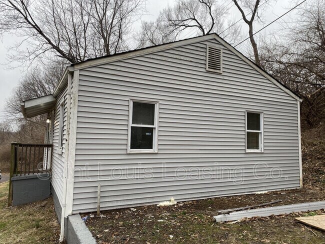 Building Photo - 3974 Lada Ave