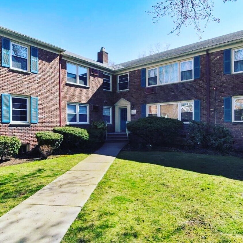 24 Hutton Ave Unit 18, West Orange, NJ 07052 Condo for Rent in West