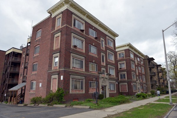 Primary Photo - 196-206 Pearl St