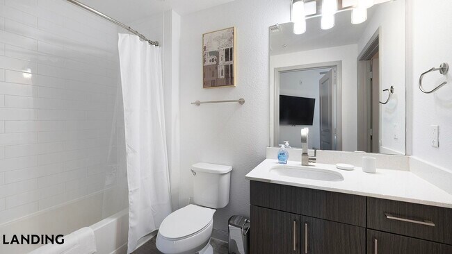 Foto del edificio - 1001 S Center St