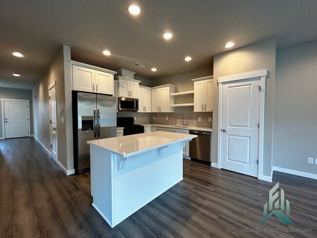Building Photo - 5905 NW Torchcrest Pl