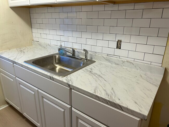 Foto del edificio - 450 Island Rd