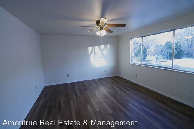 Foto del edificio - 572 W 1020 S