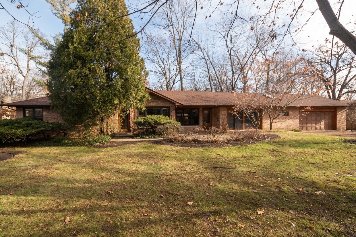 Primary Photo - 23301 Birchwood Ln