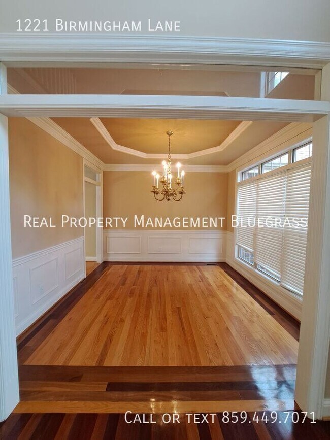 Foto del edificio - 1221 Birmingham Ln