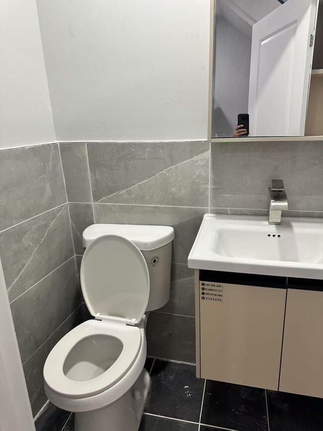 Foto del edificio - 3 bedroom 1.5 bath house available in Sout...