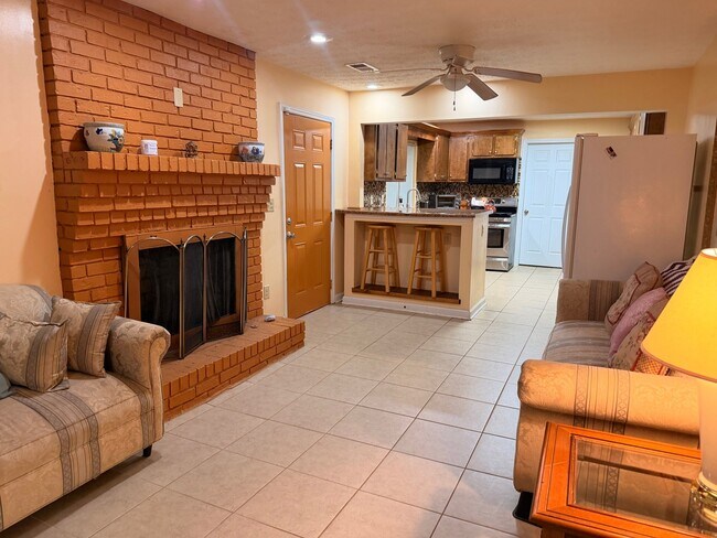 Foto del edificio - 3739 Leisure Woods Dr