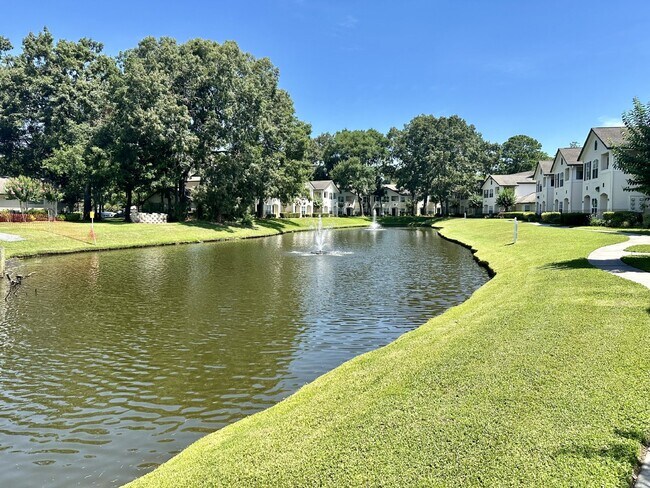 Foto del edificio - Spacious, One-Bedroom Condo In Plantation ...