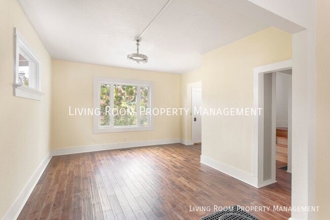 Building Photo - Classic Portland Craftsman w/ Central Air ...