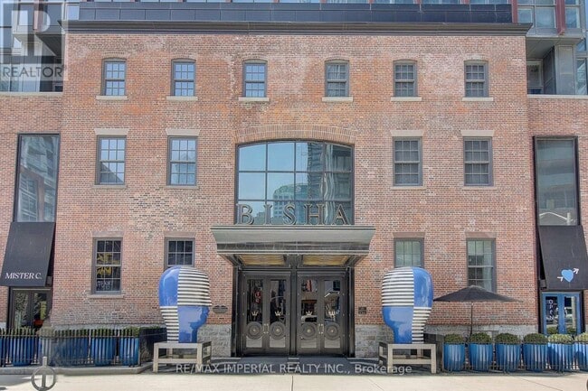 Building Photo - 88 Blue Jays Way