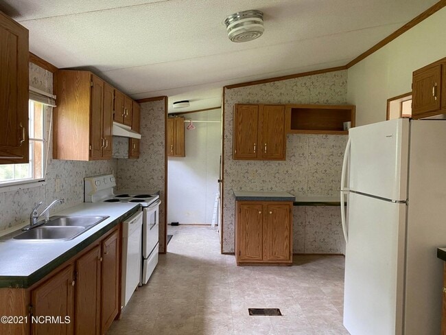 Building Photo - Welcome to Aberdeen Acres!