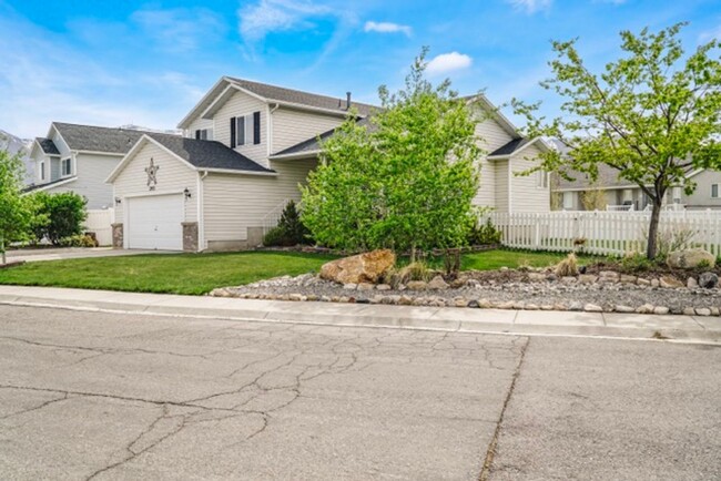 Building Photo - 4 Bedroom Stansbury Park Home