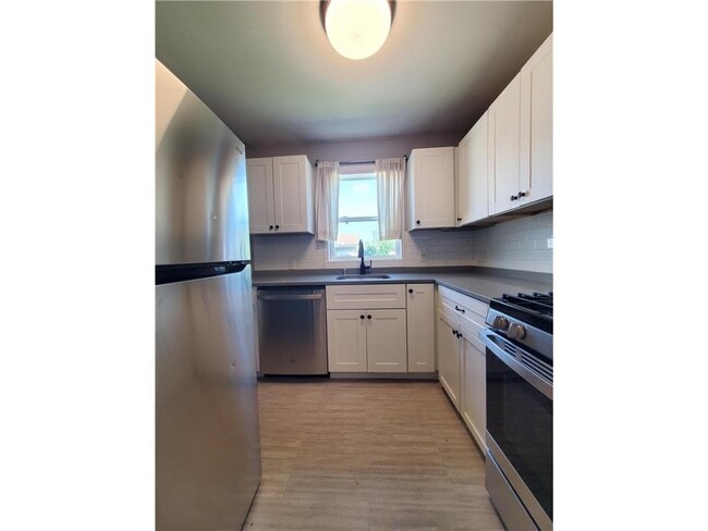 Building Photo - 1408 Lake St NE