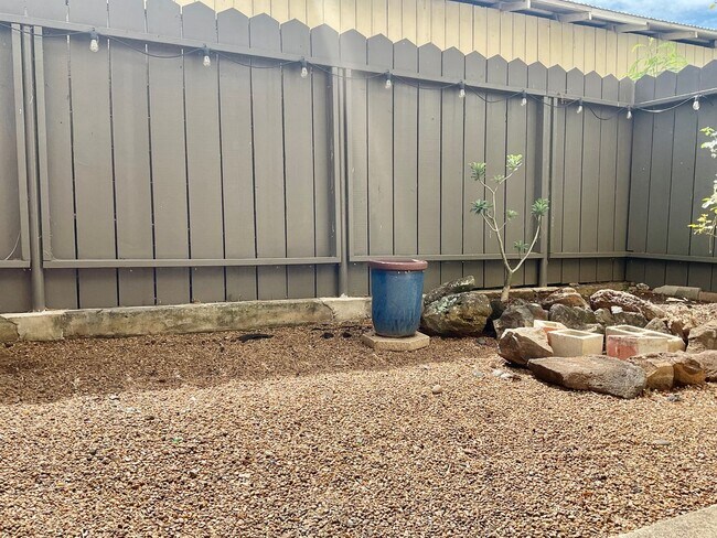 Foto del edificio - Charming 1/1/1 Ground Floor Unit with Lanai & Yard