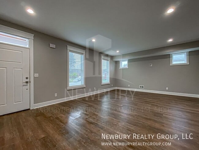 Building Photo - 1819 Chessland St