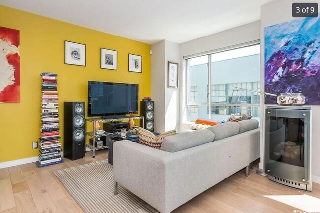 Building Photo - EPIC REA - Bright, Sunny 1BR/ 1 BA corner ...