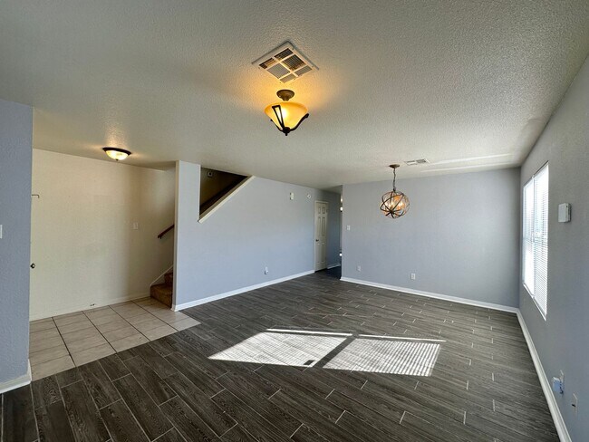 Foto del edificio - Viewable Now!
