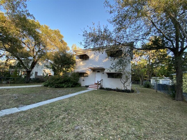 Foto del edificio - 11701 NE 11th Pl