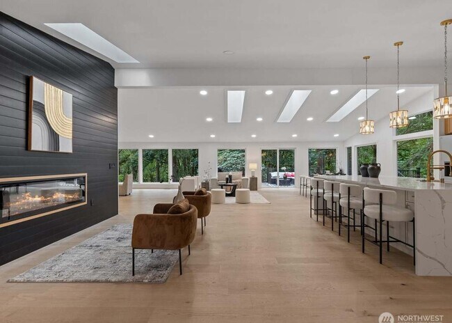 Foto del edificio - 14244 Redmond