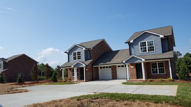 Foto del edificio - 6701 Pine Ridge Dr