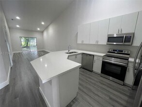 Building Photo - 1178 NE 32nd Ave