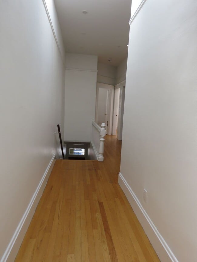 Building Photo - 162HHH