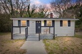 Foto principal - Adorable 3 bedroom 1 bathroom home!