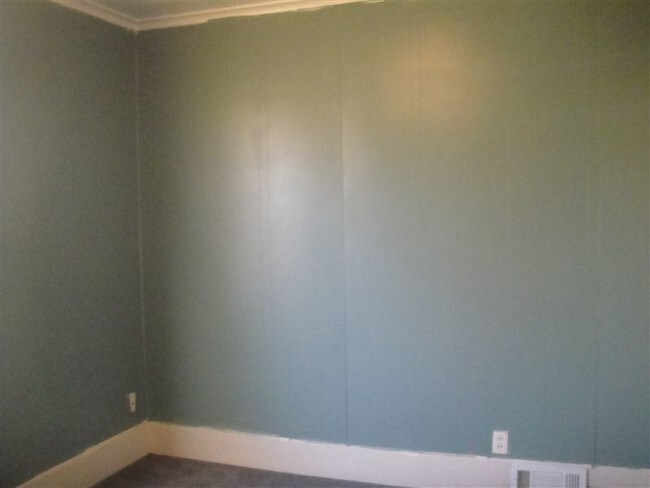 Building Photo - 1 br, 1 bath Apartment - 1135 1/2 S Grand Ave