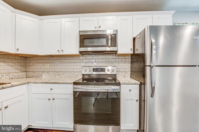Building Photo - 401 Rann Ct