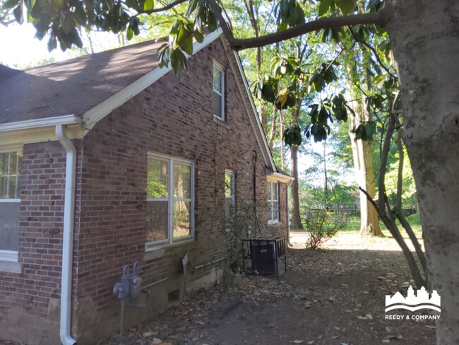 Foto del edificio - 2950 Midland Ave