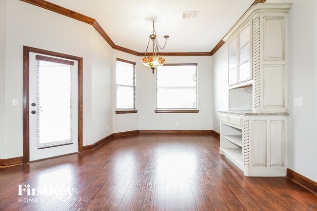 Building Photo - 4713 SW 124th Pl