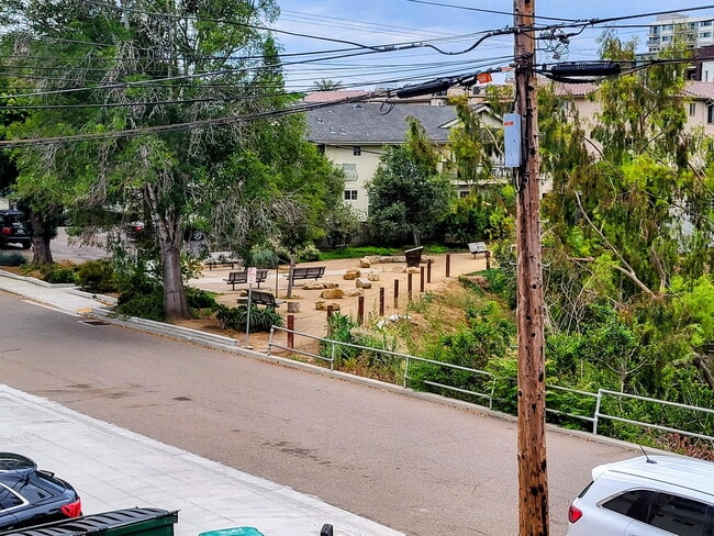 Park View - 4119 Falcon St