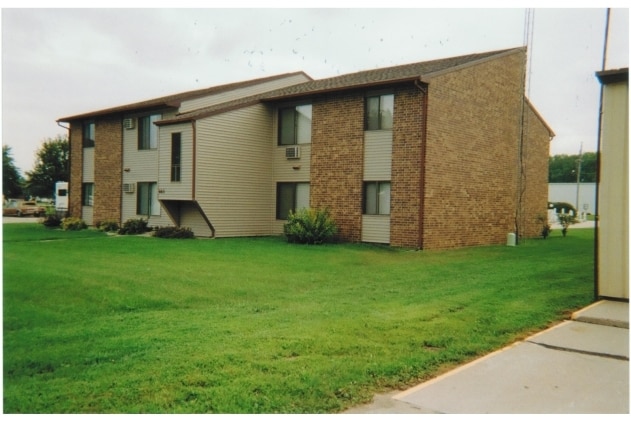 Building Photo - Riverwood Apartments