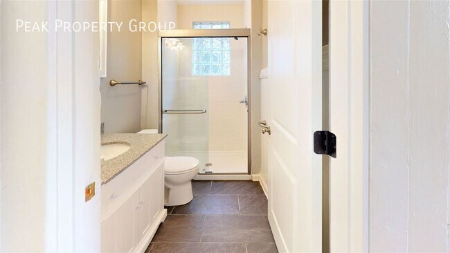 Foto del edificio - 2355 1/2 N. High Street-