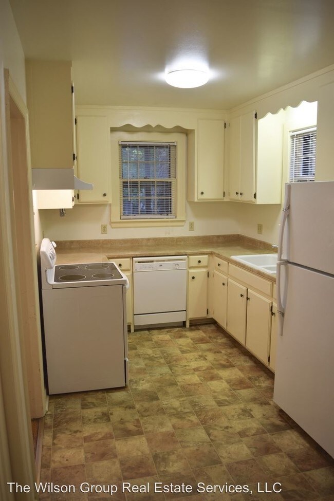 Building Photo - 2801 Blakemore Ave