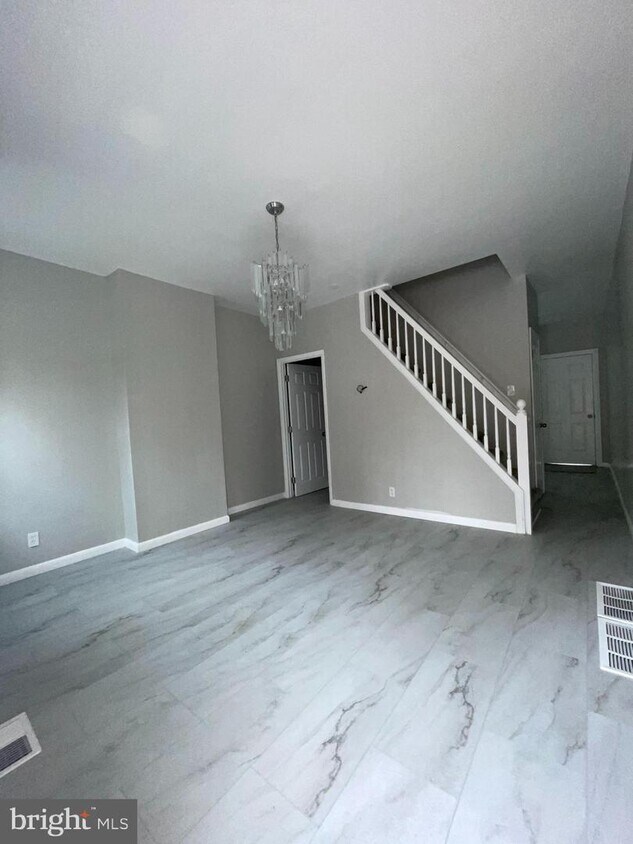 Foto principal - 4944 W Stiles St