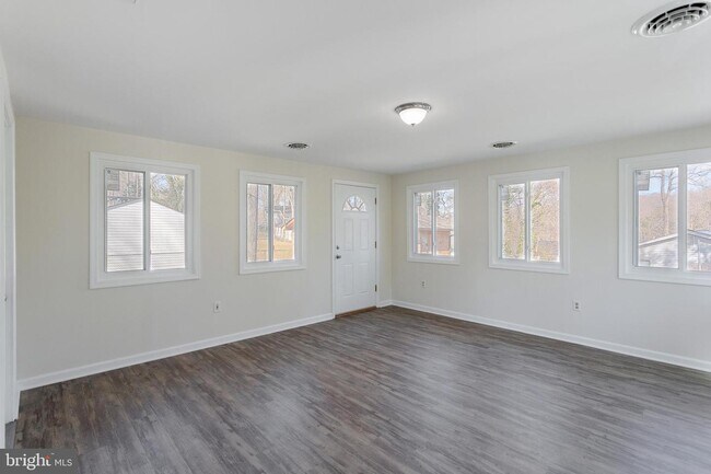 Building Photo - 5854 Calvert Blvd