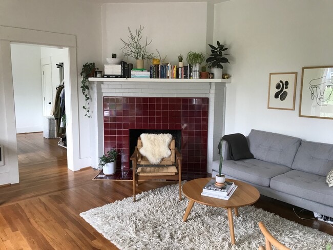 Building Photo - 2407 SE Division St